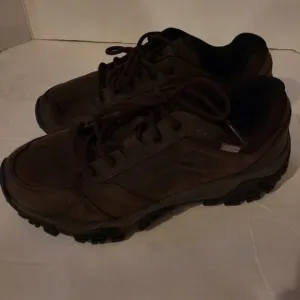 New Men's Merrell MOAB waterproof hiking shoes dark brown size 7.5