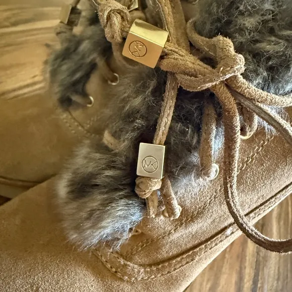New Michael Kors Brown Fur-Trimmed Women's Heeled Lace Up Ankle Boots size 6