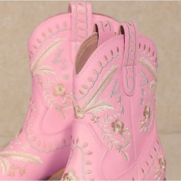 New! MIIM Festival Pink Embroidered Western Cowboy Boots