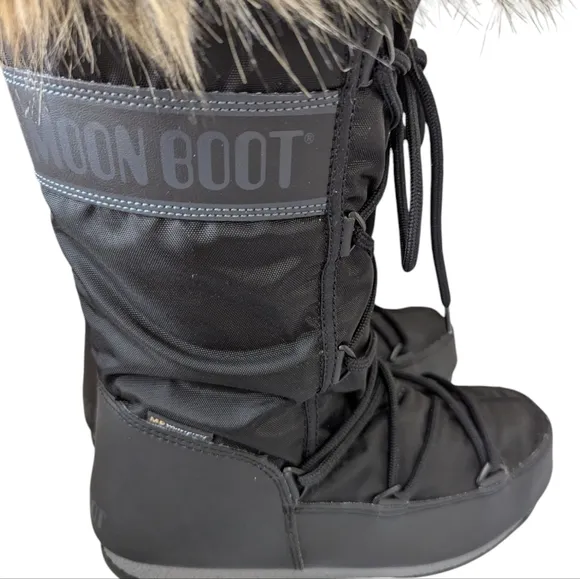 NEW ...Moon Boot Monaco Black and Tan Winter  Boots with Fur Trim..EU 37..(US 6)