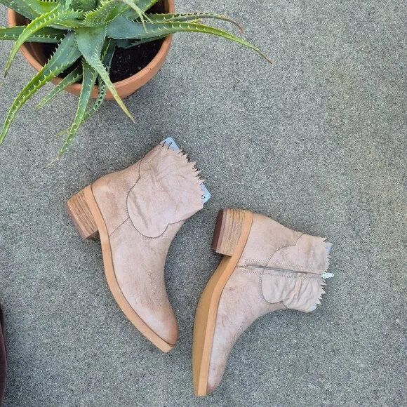 New NIB BED STU ROAN Leather Ankle Bootie Flame Edged Size 7.5 Southwestern Boho