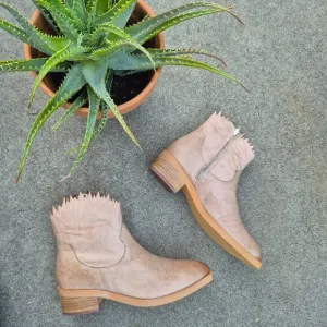 New NIB BED STU ROAN Leather Ankle Bootie Flame Edged Size 7.5 Southwestern Boho