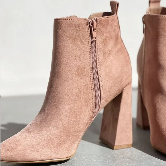 NEW Pointy Toe Geometric Triangle Block Heel Cutout Side Suede Ankle Bootie Boot
