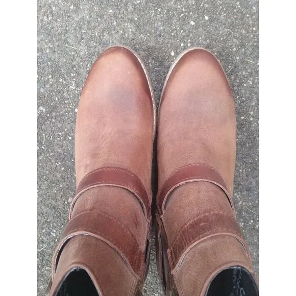 NEW‎ Rustic Leather Sterling River Short Cowboy Booties  9
