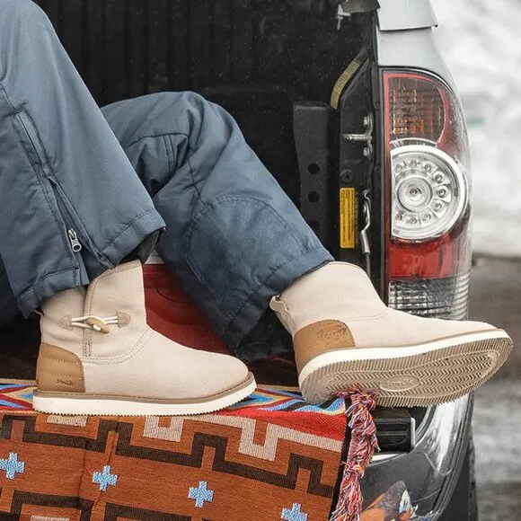 NEW SANUK Men's Cozy Vibe Surf Check Boots tan 266mn