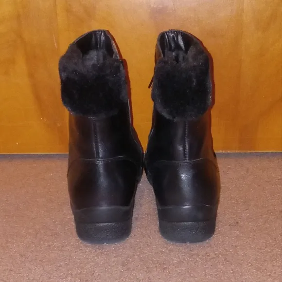 NEW size 8WW (4E) Black Winter Ankle Boots Ortho-Line by Hoopoe