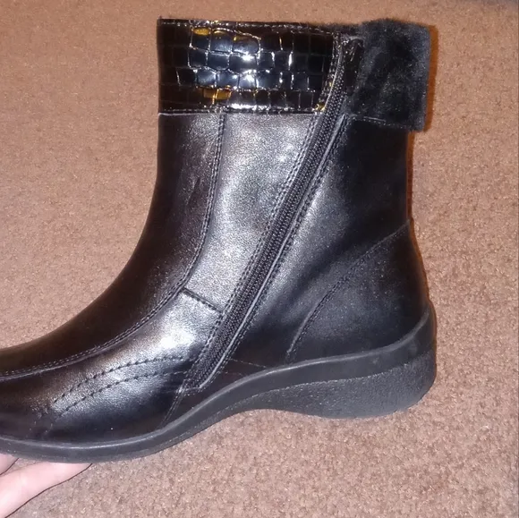 NEW size 8WW (4E) Black Winter Ankle Boots Ortho-Line by Hoopoe