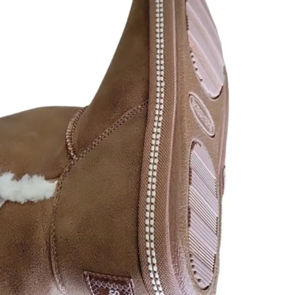 NEW! SKECHERS Cozy Campfire Song Birds Sherpa Lined Ankle Boots Booties 6.5.