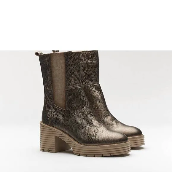 NEW SOFTWAVES women's margo boots in metal taupe