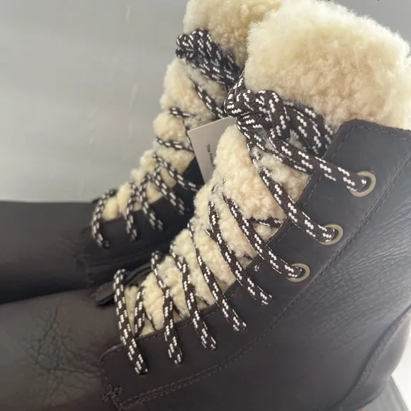 New Sorel Women’s Emelie Short Lace Cozy Boots Size: 10
