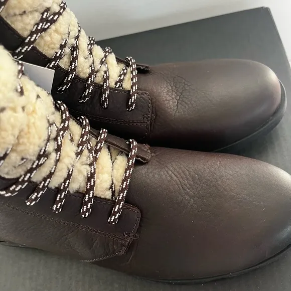 New Sorel Women’s Emelie Short Lace Cozy Boots Size: 10