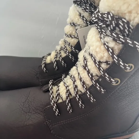 New Sorel Women’s Emelie Short Lace Cozy Boots Size: 10