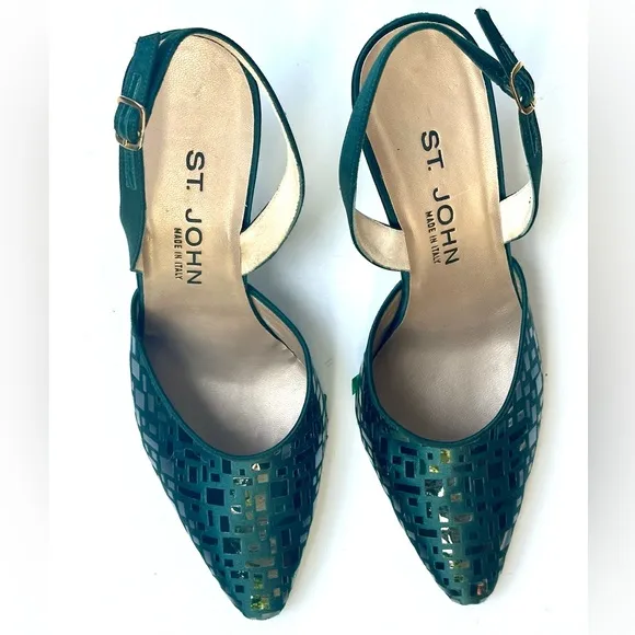 New St. John Slingback Satin embellished shoes, size 7.5, emerald green