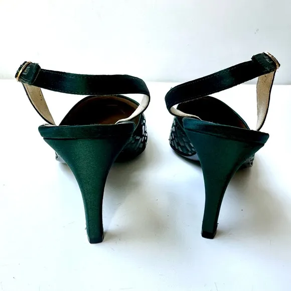 New St. John Slingback Satin embellished shoes, size 7.5, emerald green