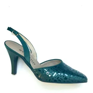 New St. John Slingback Satin embellished shoes, size 7.5, emerald green