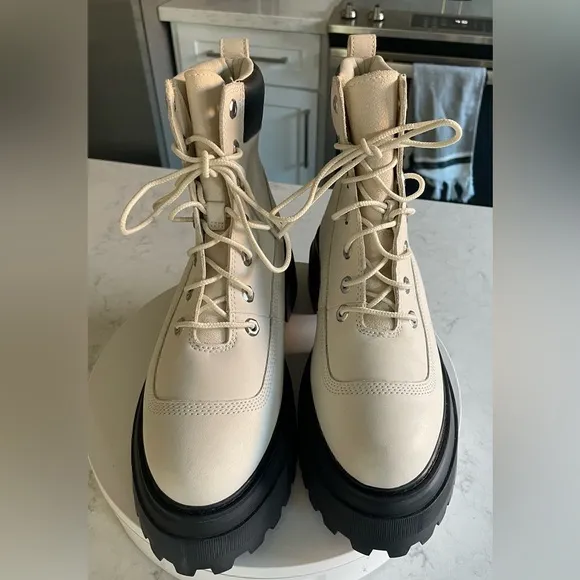 New! Timberland Timberland Sky 6In LaceUp Platform Boots Sz 9