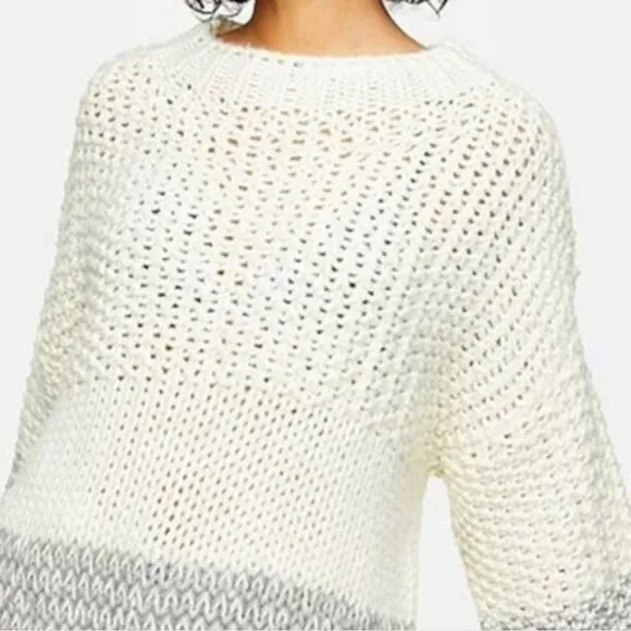 NEW Topshop Size Medium White Gray Wool Blend Chunky Knit Contrast Panel Sweater