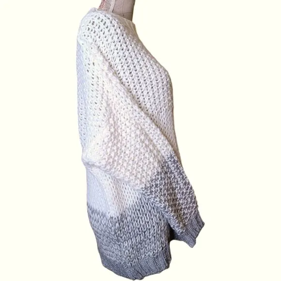 NEW Topshop Size Medium White Gray Wool Blend Chunky Knit Contrast Panel Sweater