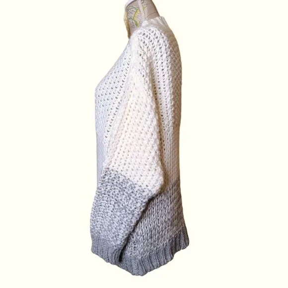 NEW Topshop Size Medium White Gray Wool Blend Chunky Knit Contrast Panel Sweater