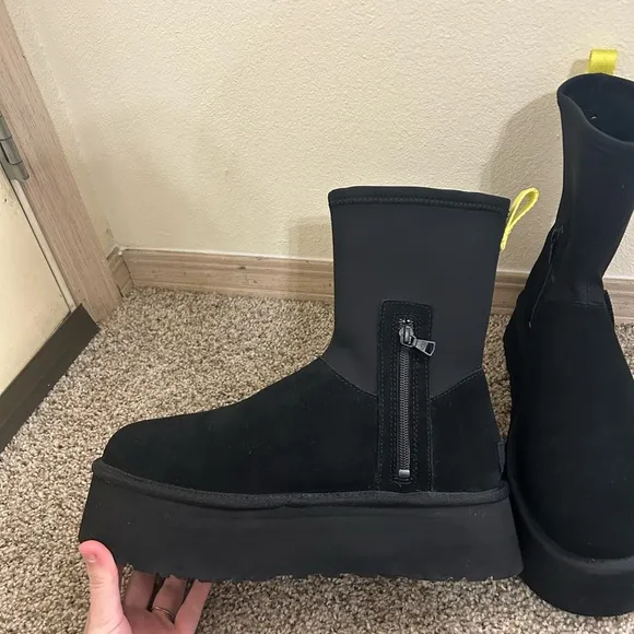 NEW UGG Classic Dipper Black Platform Wool Plush Boots Women’s Size 10 EVA Suede