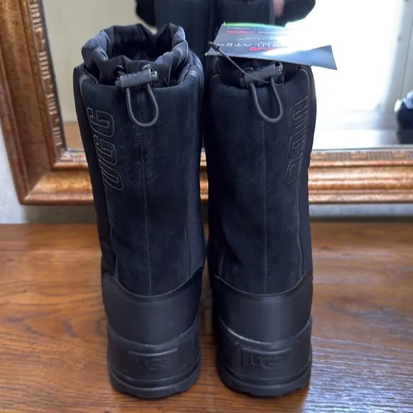 New UGG Classic Klamath short 3M Thinsulate Women’s Black Winter Boots.
