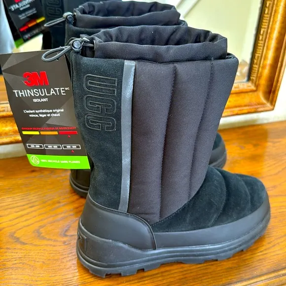 New UGG Classic Klamath short 3M Thinsulate Women’s Black Winter Boots.