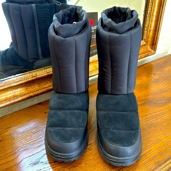 New UGG Classic Klamath short 3M Thinsulate Women’s Black Winter Boots.
