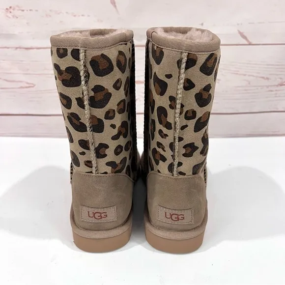 NEW UGG Classic Short II Sheepskin Fur Lined Spotty Leopard Print Boots