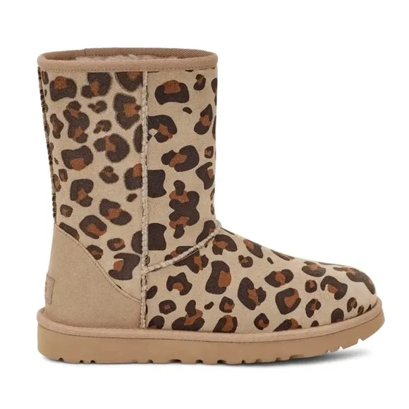 NEW UGG Classic Short II Sheepskin Fur Lined Spotty Leopard Print Boots