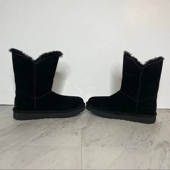 New! UGG Constantine Black Short Winter Boot 6