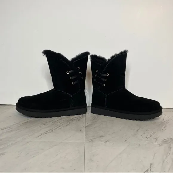 New! UGG Constantine Black Short Winter Boot 6