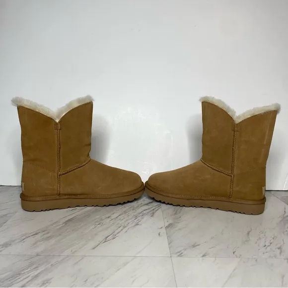 New! UGG Constantine Chestnut Short Winter Boot 8