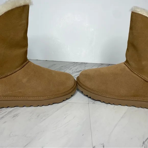New! UGG Constantine Chestnut Short Winter Boot 8