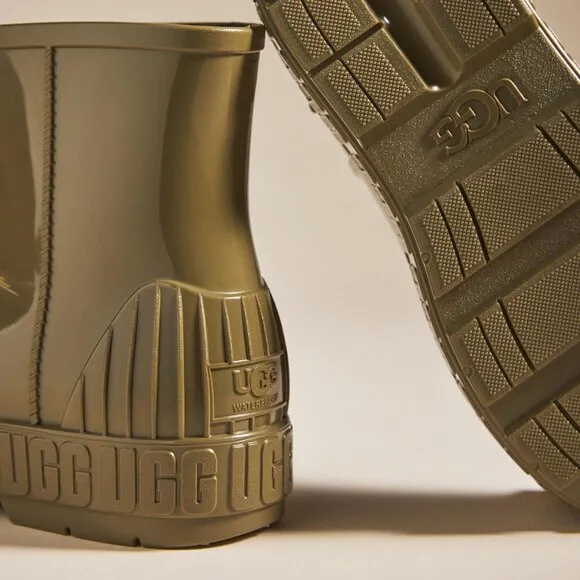 new UGG  Cozy Rain Boots  Branded Platform  in Burn Olive 6T3