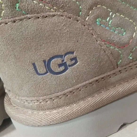 NEW UGG Kids Neumel II Graphic Stitch Chukka Boots, Chestnut