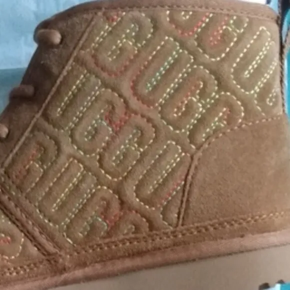 NEW UGG Kids Neumel II Graphic Stitch Chukka Boots, Chestnut
