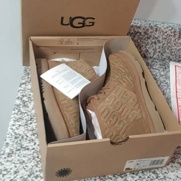 NEW UGG Kids Neumel II Graphic Stitch Chukka Boots, Chestnut