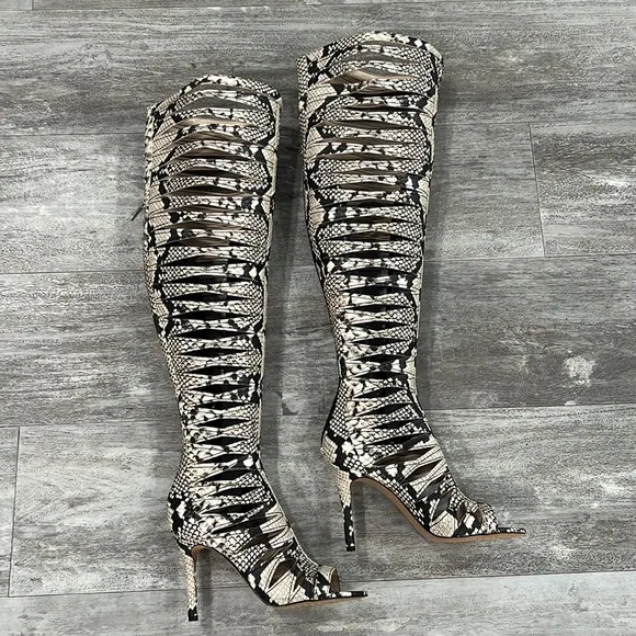 NEW VINCE CAMUTO Chandra Gladiator Snake EmbossedPeep Toe Heel Boot