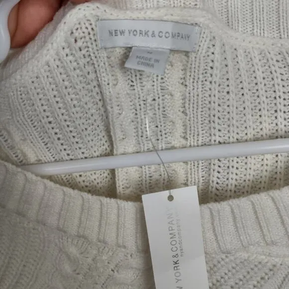 New York and Company Cream Cable Knit Sweater Size Medium