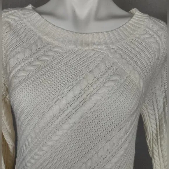 New York and Company Cream Cable Knit Sweater Size Medium
