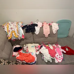 Newborn-12 months girls clothes purge will separate sizes