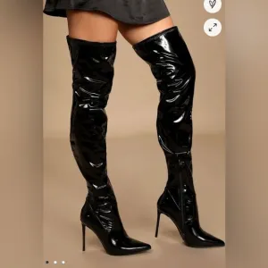 NEW Steve Madden Viktory black patent pointed toe over the knee heels boots 8.5