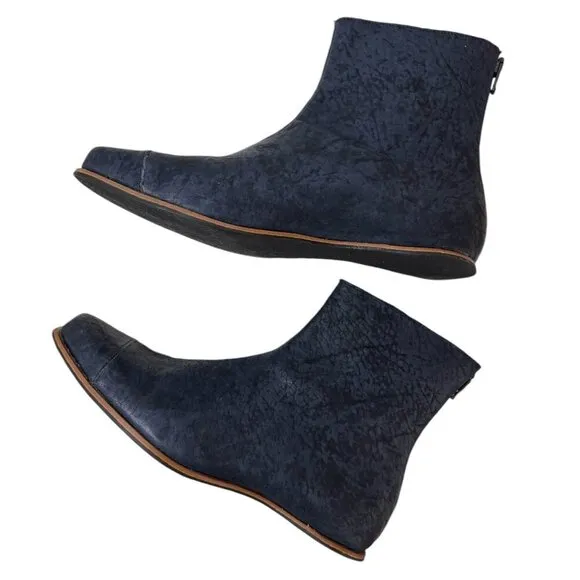 NIB CYDWOQ CLIFF DWELLER Handmade Ankle Boots Egg in Navy Size 40 / US 10