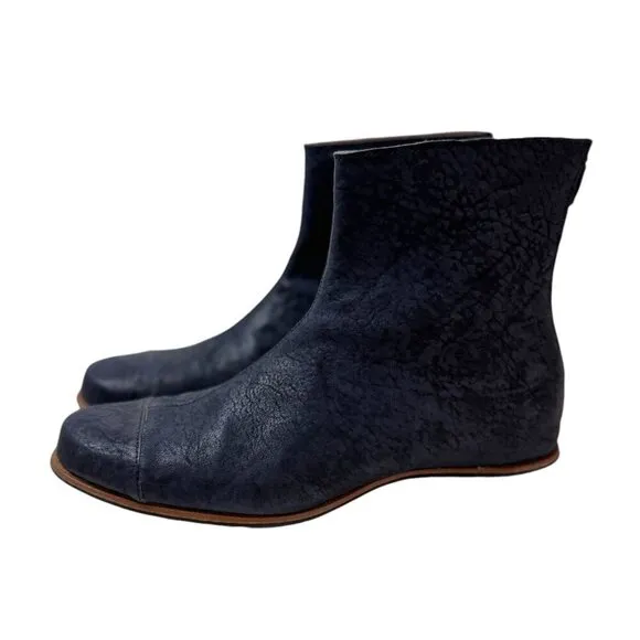 NIB CYDWOQ CLIFF DWELLER Handmade Ankle Boots Egg in Navy Size 40 / US 10