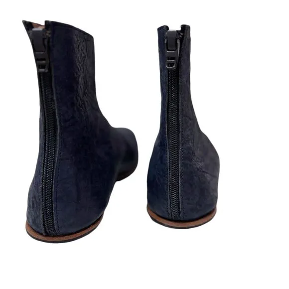 NIB CYDWOQ CLIFF DWELLER Handmade Ankle Boots Egg in Navy Size 40 / US 10
