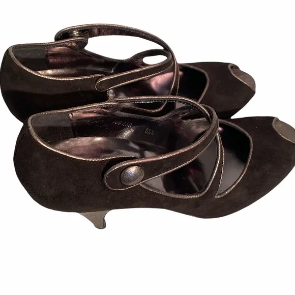 NIB Donald J. Pliner Heels. Size 8.5N