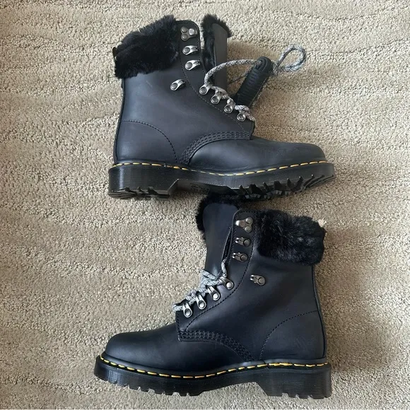 NIB Dr. Martens 1460 Serena Collar Streeter Milo Fur Lined Boots Black Sz US 7