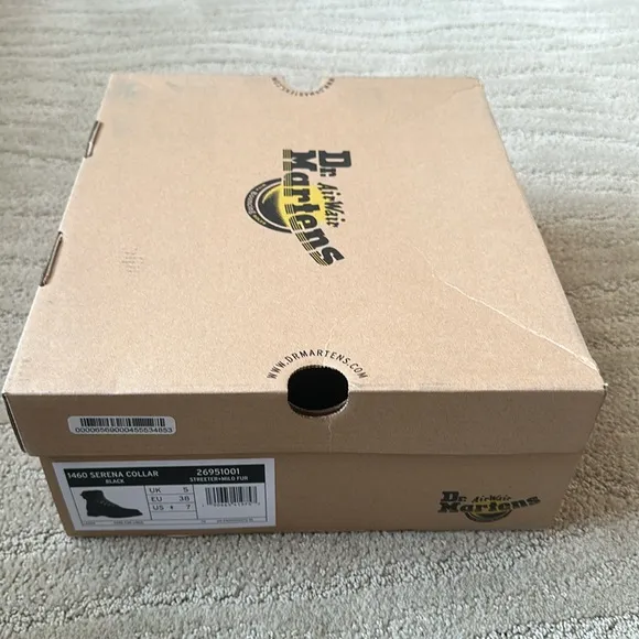 NIB Dr. Martens 1460 Serena Collar Streeter Milo Fur Lined Boots Black Sz US 7