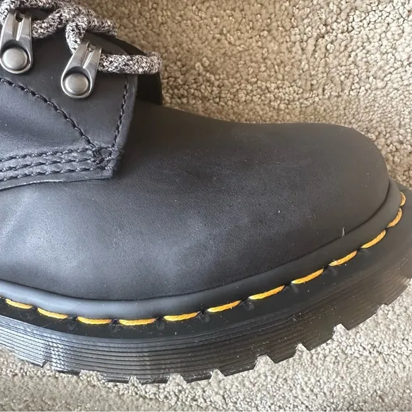 NIB Dr. Martens 1460 Serena Collar Streeter Milo Fur Lined Boots Black Sz US 7