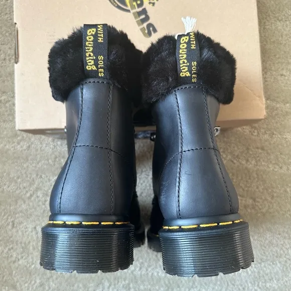 NIB Dr. Martens 1460 Serena Collar Streeter Milo Fur Lined Boots Black Sz US 7